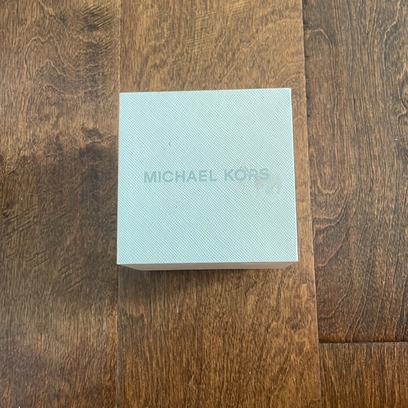womens michael kors watch - Picture 1 of 4